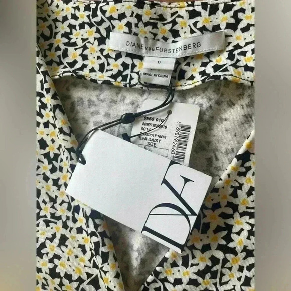 Diane von Furstenberg Daisy Tiny Black Wrap Dress 6 Midi Short Micro Floral $398 - Picture 7 of 9